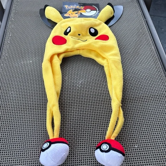 Pokémon Pikachu gotta catch them all yellow beanie hat with poke balls - Picture 3 of 7